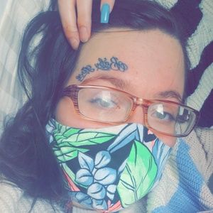 Meet your Posher, Leah